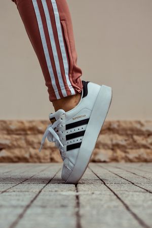 Adidas Aktie Adidas Aktie